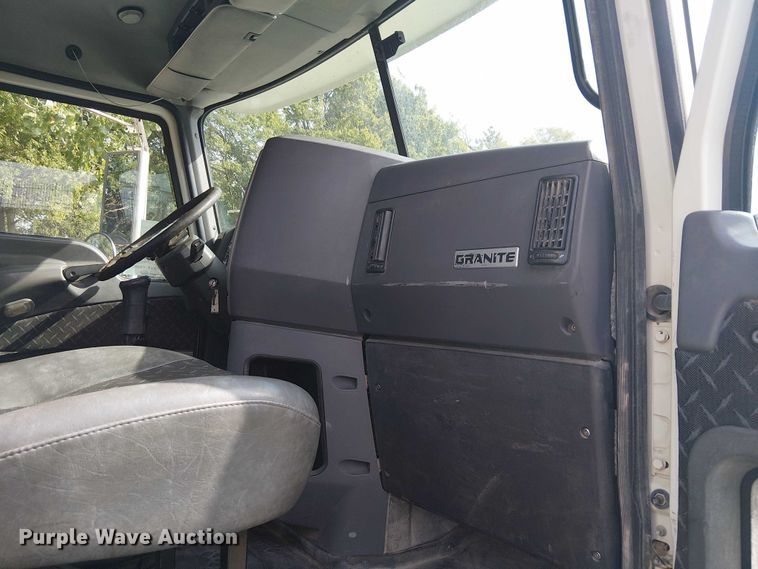 image for item DJ7826 2014 Mack GU713 semi truck