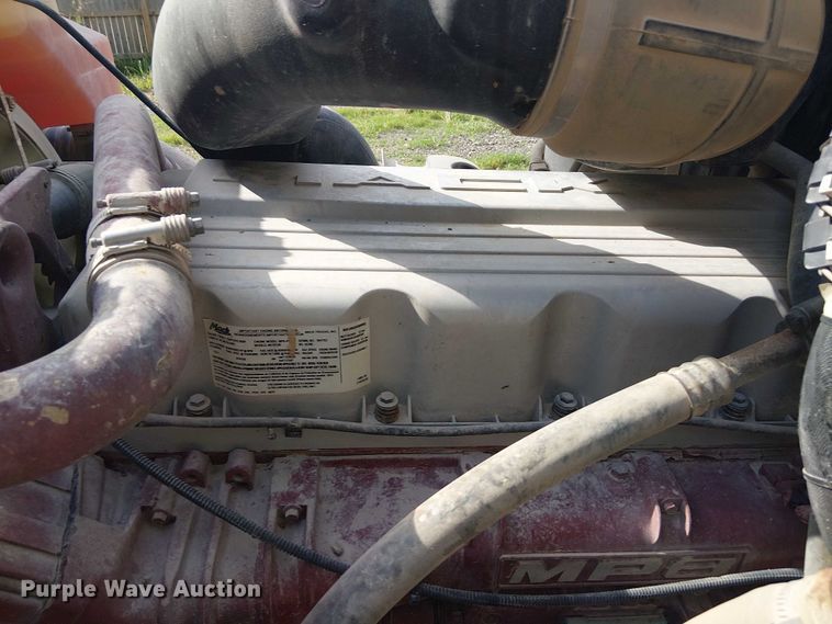 image for item DJ7826 2014 Mack GU713 semi truck