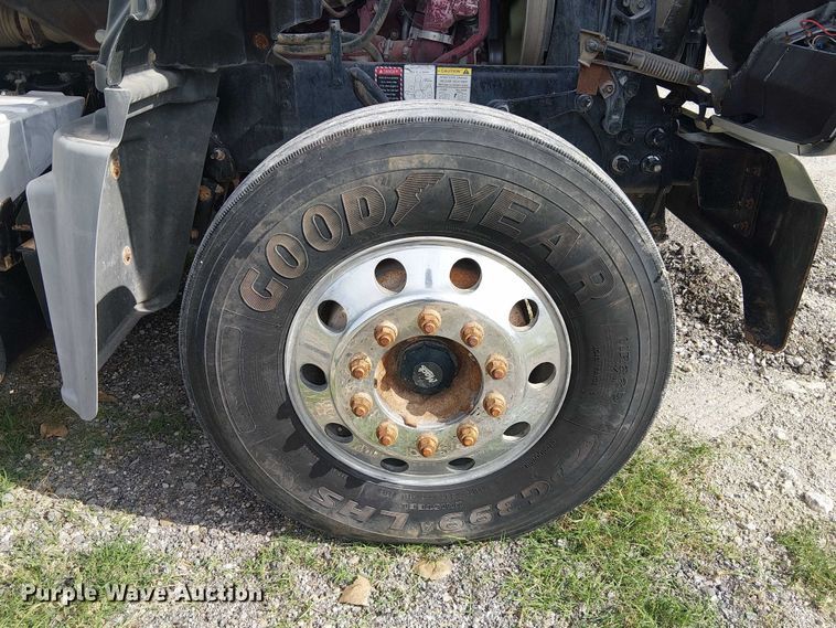 image for item DJ7826 2014 Mack GU713 semi truck