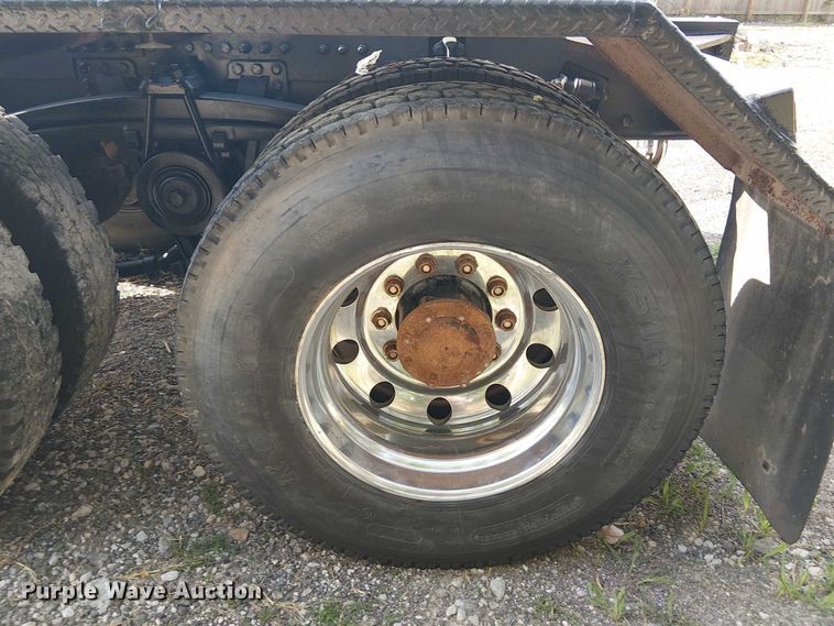 image for item DJ7826 2014 Mack GU713 semi truck