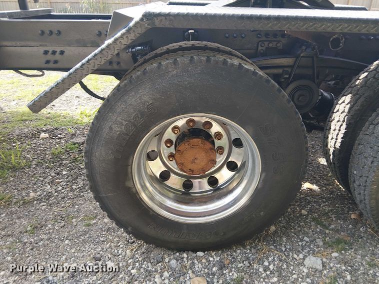 image for item DJ7826 2014 Mack GU713 semi truck