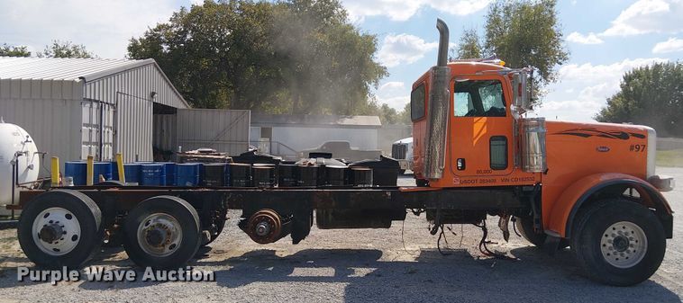 image for item DJ7828 2012 Peterbilt 388 truck cab and chassis