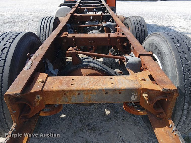 image for item DJ7828 2012 Peterbilt 388 truck cab and chassis