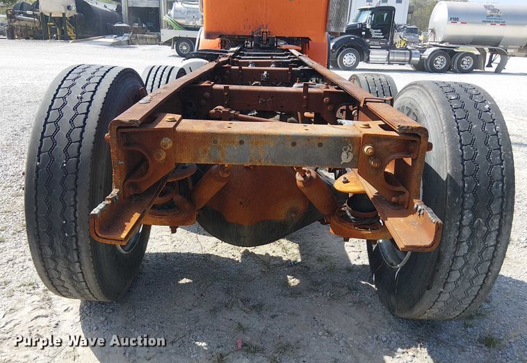 image for item DJ7828 2012 Peterbilt 388 truck cab and chassis