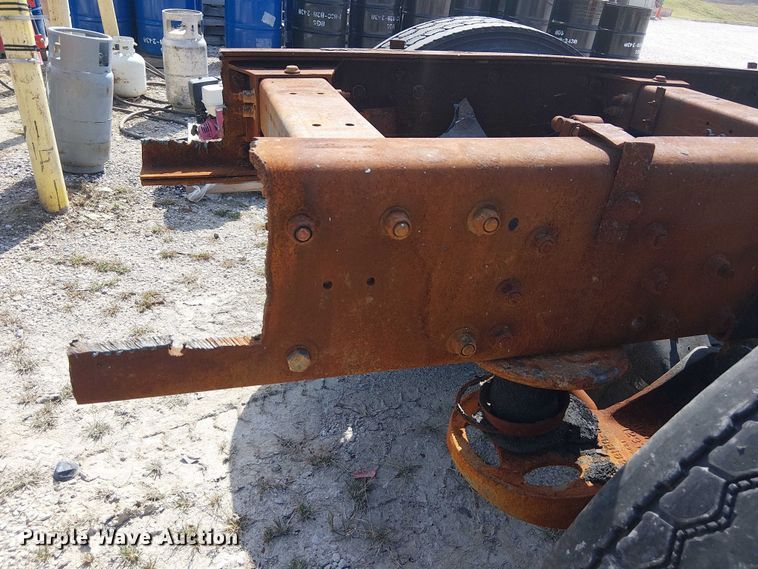 image for item DJ7828 2012 Peterbilt 388 truck cab and chassis