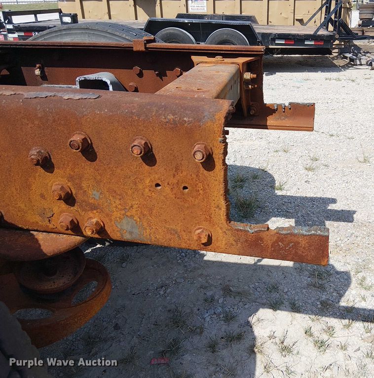 image for item DJ7828 2012 Peterbilt 388 truck cab and chassis