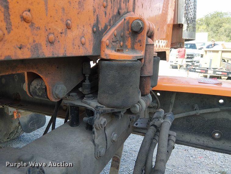 image for item DJ7828 2012 Peterbilt 388 truck cab and chassis