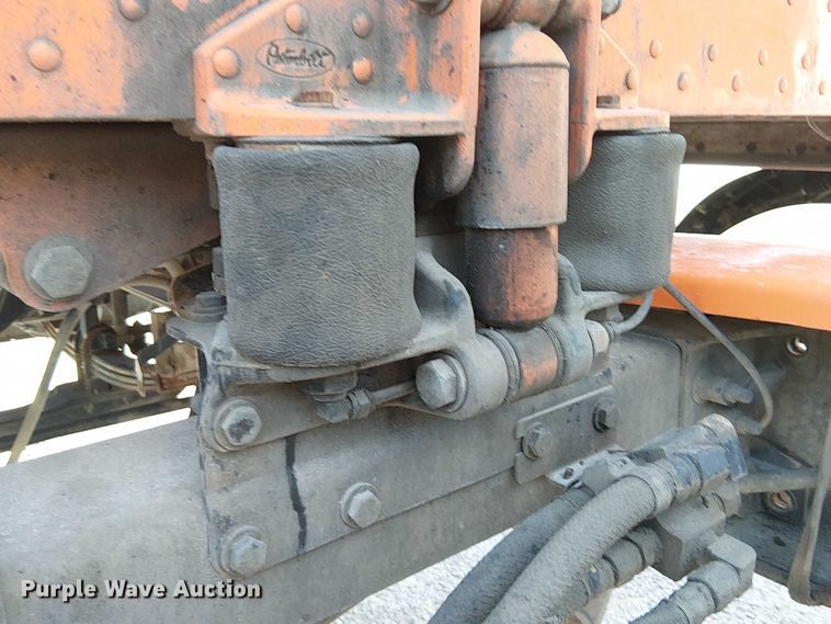 image for item DJ7828 2012 Peterbilt 388 truck cab and chassis