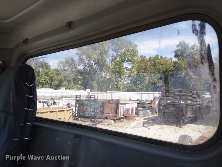 image for item DJ7828 2012 Peterbilt 388 truck cab and chassis