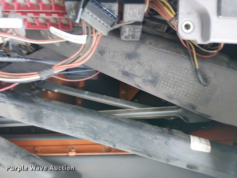 image for item DJ7828 2012 Peterbilt 388 truck cab and chassis