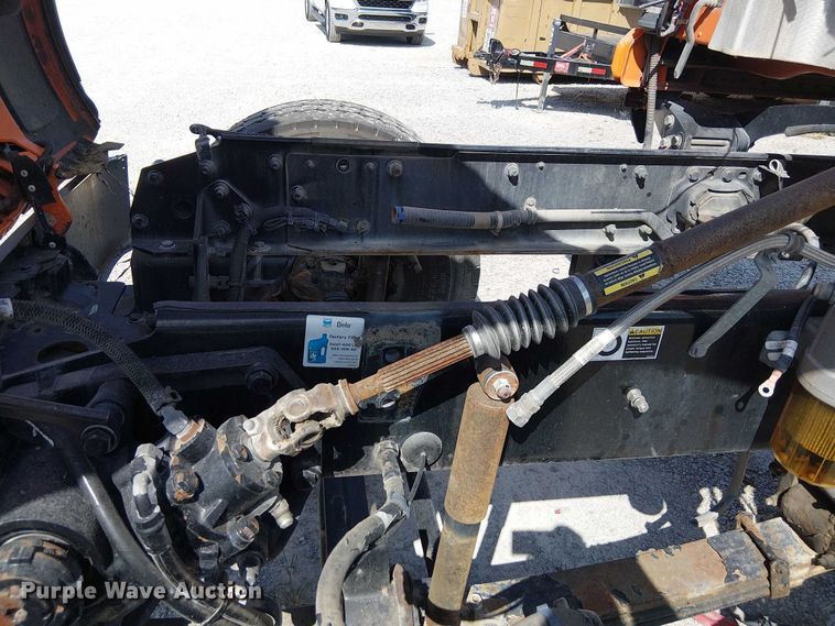 image for item DJ7828 2012 Peterbilt 388 truck cab and chassis