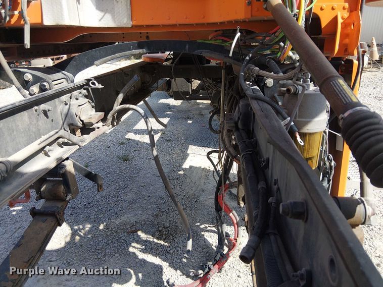 image for item DJ7828 2012 Peterbilt 388 truck cab and chassis