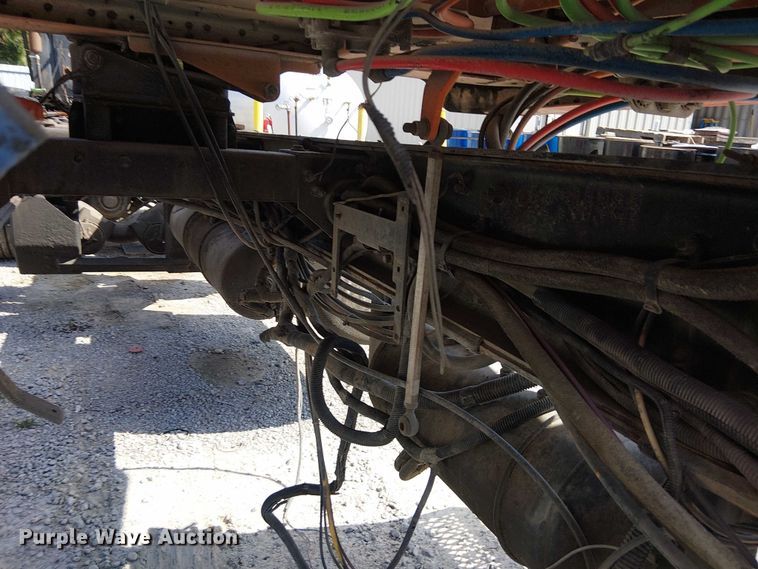 image for item DJ7828 2012 Peterbilt 388 truck cab and chassis