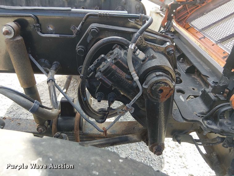 image for item DJ7828 2012 Peterbilt 388 truck cab and chassis