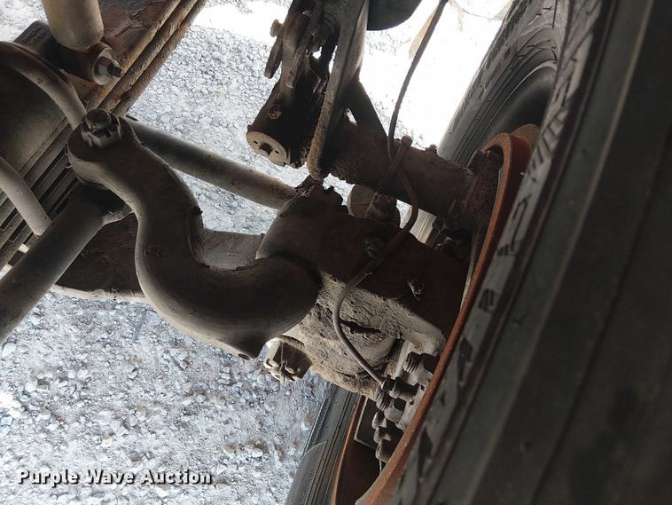 image for item DJ7828 2012 Peterbilt 388 truck cab and chassis