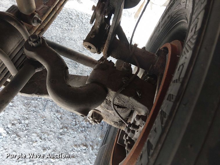 image for item DJ7828 2012 Peterbilt 388 truck cab and chassis