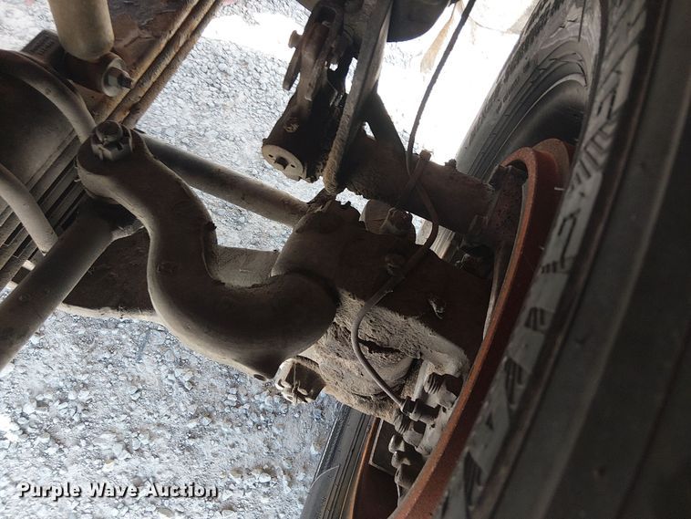 image for item DJ7828 2012 Peterbilt 388 truck cab and chassis