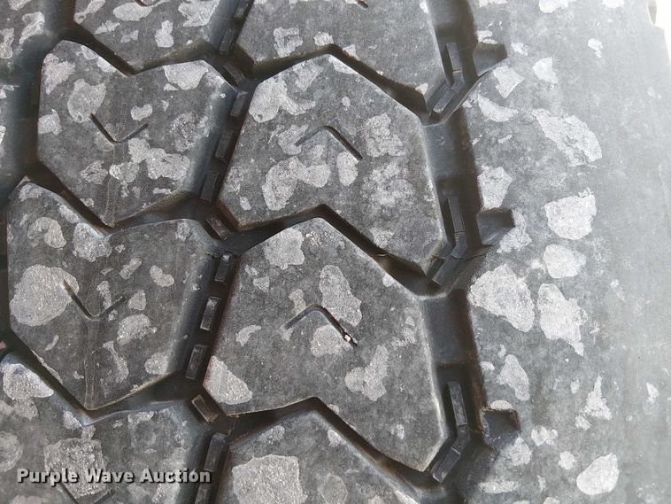 image for item DJ7828 2012 Peterbilt 388 truck cab and chassis