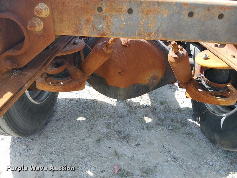 image for item DJ7828 2012 Peterbilt 388 truck cab and chassis