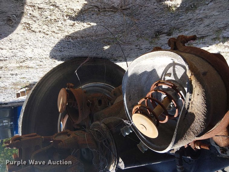 image for item DJ7828 2012 Peterbilt 388 truck cab and chassis