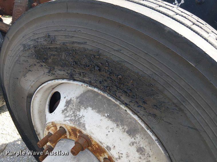 image for item DJ7828 2012 Peterbilt 388 truck cab and chassis