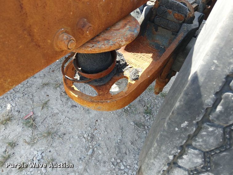 image for item DJ7828 2012 Peterbilt 388 truck cab and chassis