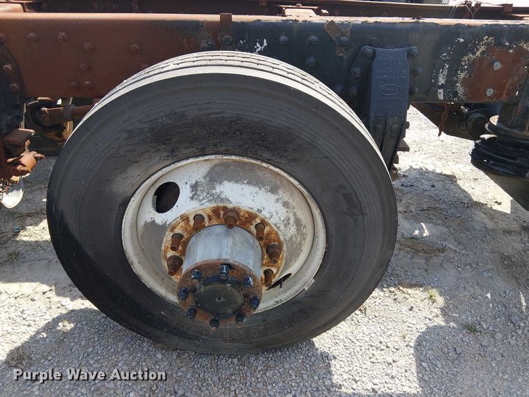 image for item DJ7828 2012 Peterbilt 388 truck cab and chassis