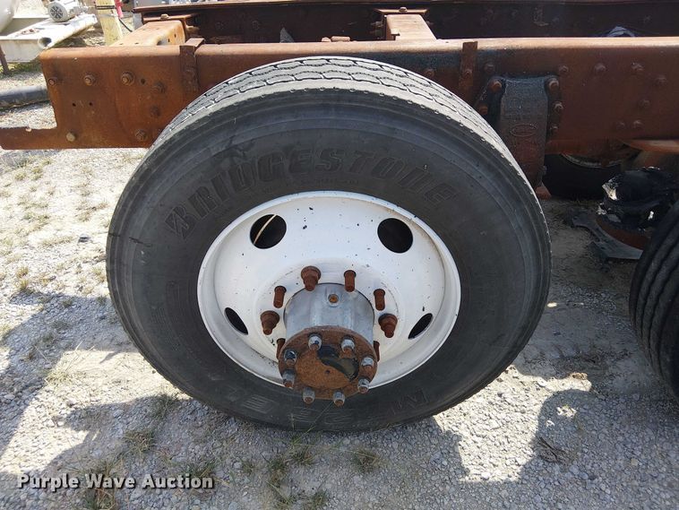 image for item DJ7828 2012 Peterbilt 388 truck cab and chassis