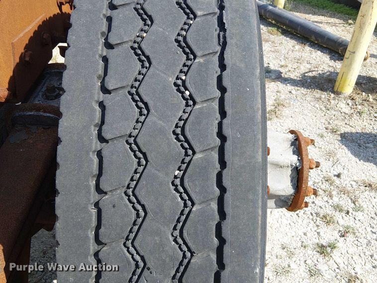 image for item DJ7828 2012 Peterbilt 388 truck cab and chassis