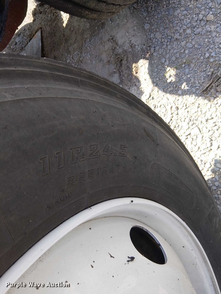 image for item DJ7828 2012 Peterbilt 388 truck cab and chassis