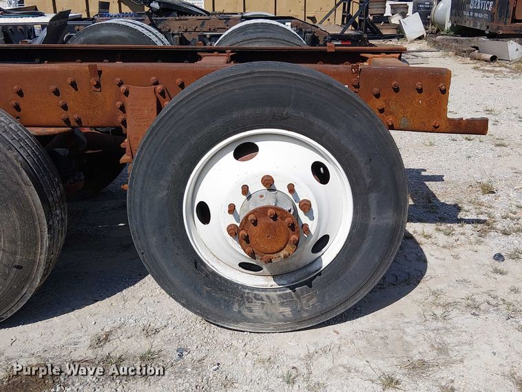 image for item DJ7828 2012 Peterbilt 388 truck cab and chassis