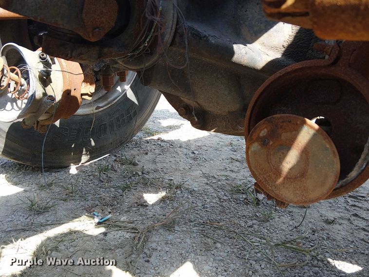 image for item DJ7828 2012 Peterbilt 388 truck cab and chassis