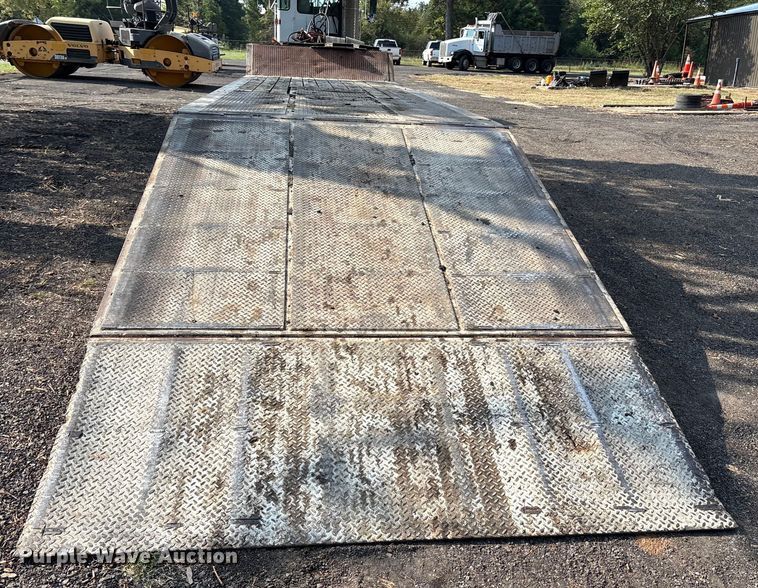 image for item DO1225 1987 Load King lowboy equipment trailer