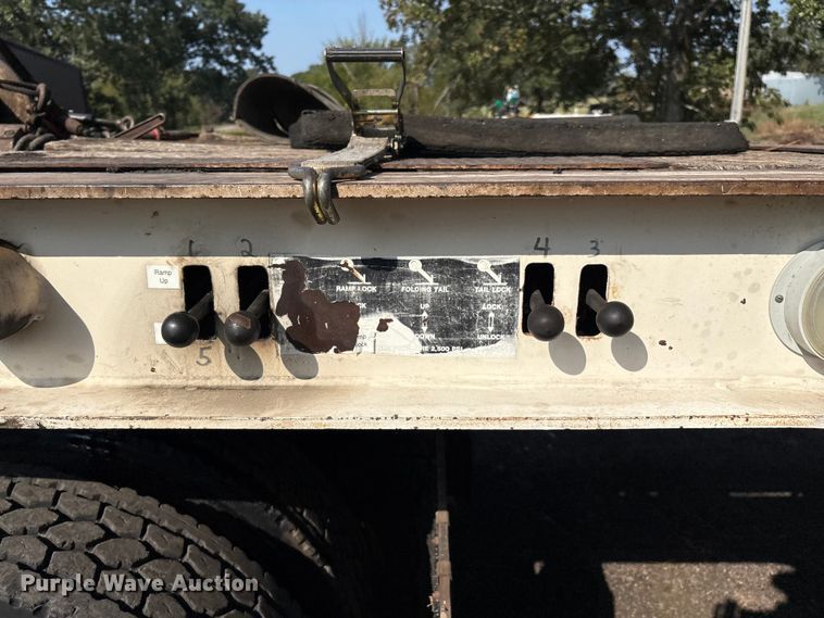 image for item DO1225 1987 Load King lowboy equipment trailer