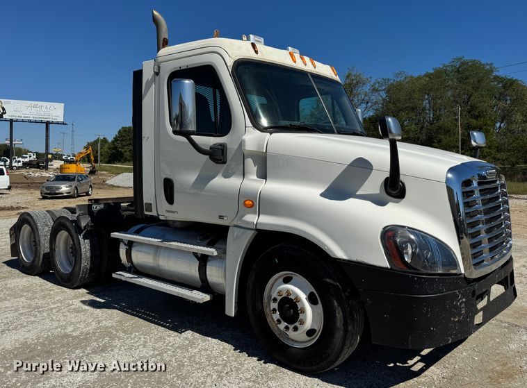 CAMIóN 2010 FREIGHTLINER