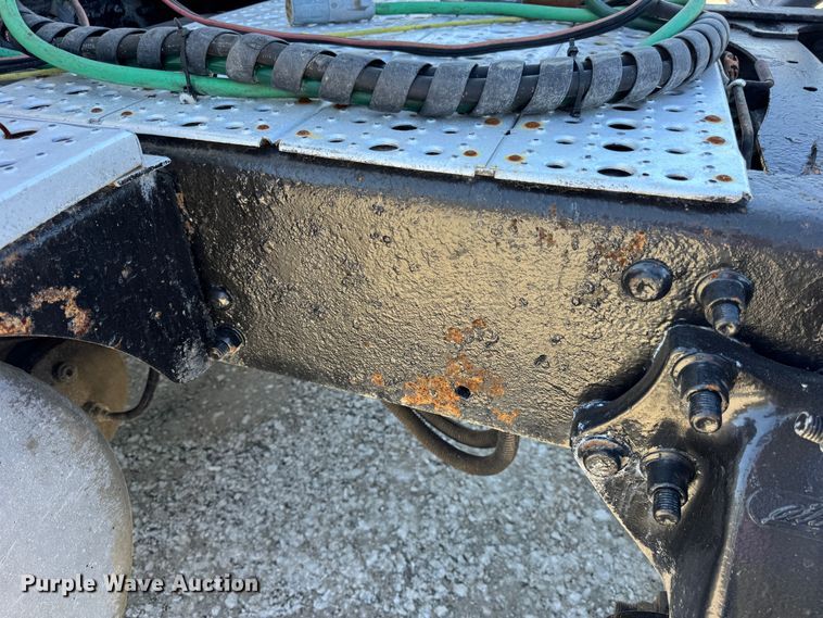 image for item DO2296 2010 Freightliner Cascadia semi truck