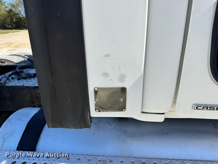 image for item DO2296 2010 Freightliner Cascadia semi truck