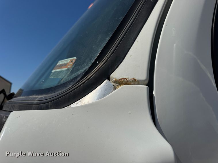 image for item DO2296 2010 Freightliner Cascadia semi truck