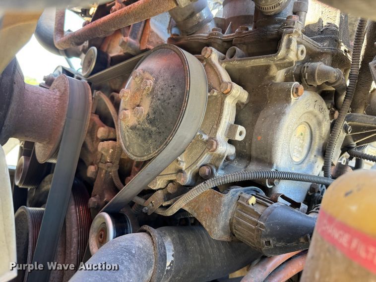 image for item DO2296 2010 Freightliner Cascadia semi truck