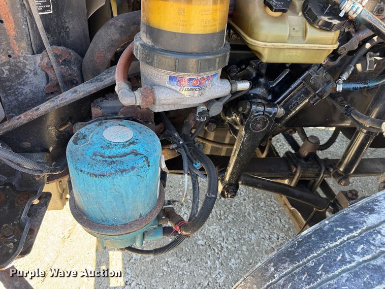 image for item DO2296 2010 Freightliner Cascadia semi truck