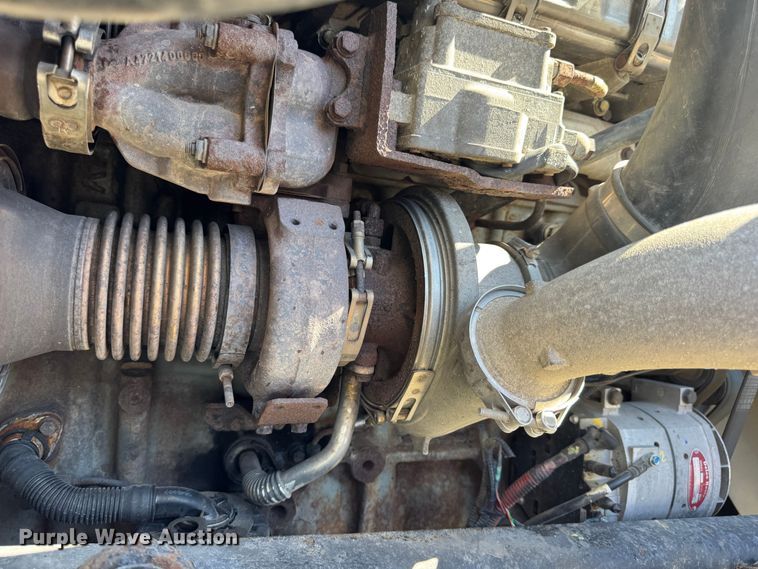 image for item DO2296 2010 Freightliner Cascadia semi truck