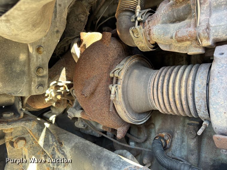 image for item DO2296 2010 Freightliner Cascadia semi truck