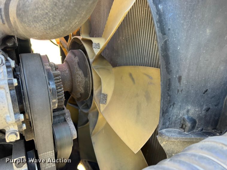 image for item DO2296 2010 Freightliner Cascadia semi truck