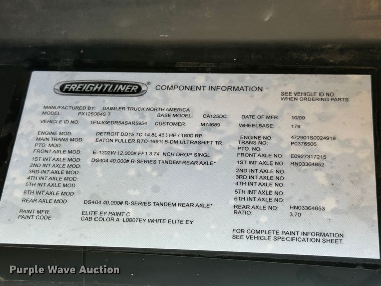 image for item DO2296 2010 Freightliner Cascadia semi truck