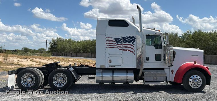 image for item DO2578 2006 Kenworth W900 semi truck