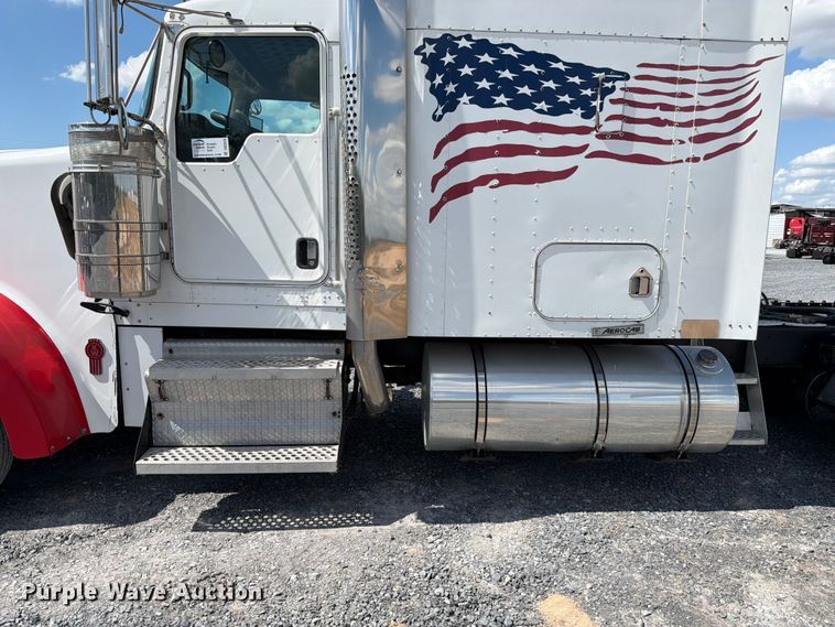 image for item DO2578 2006 Kenworth W900 semi truck