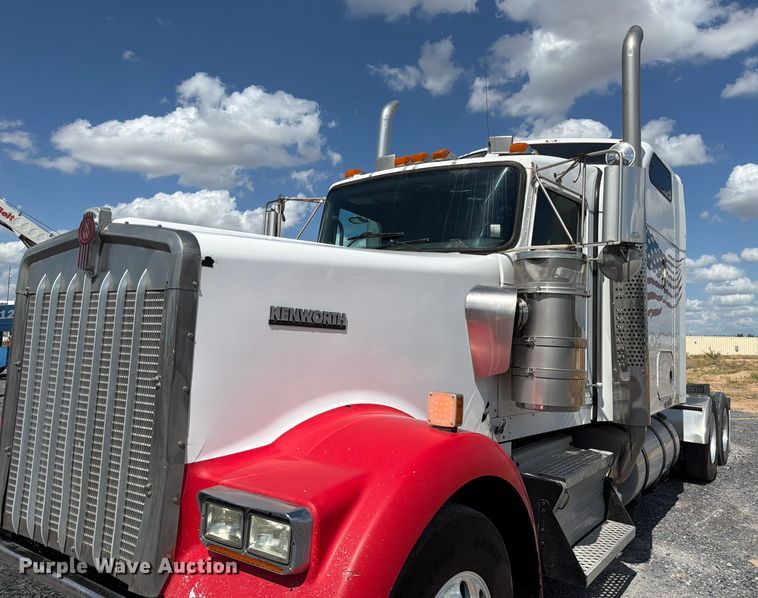 image for item DO2578 2006 Kenworth W900 semi truck