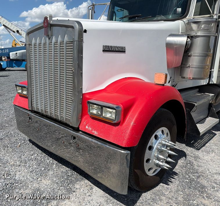image for item DO2578 2006 Kenworth W900 semi truck