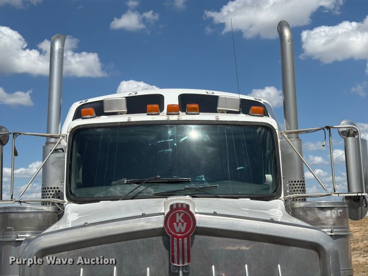 image for item DO2578 2006 Kenworth W900 semi truck