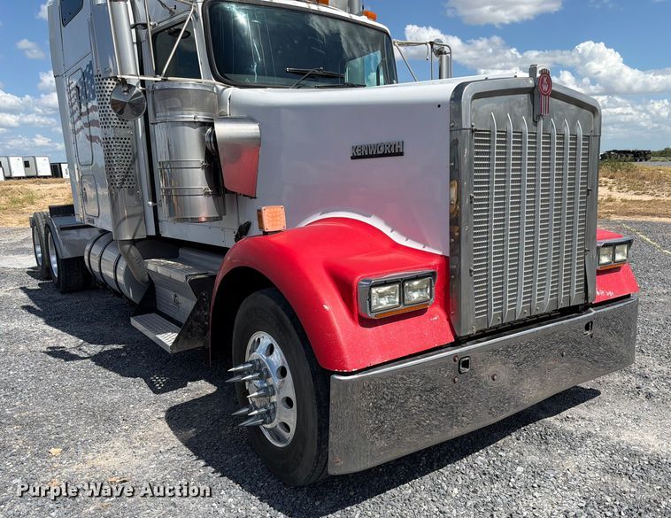 image for item DO2578 2006 Kenworth W900 semi truck